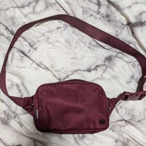 EUC Lululemon Everywhere Belt Bag 2L in Wine Berry